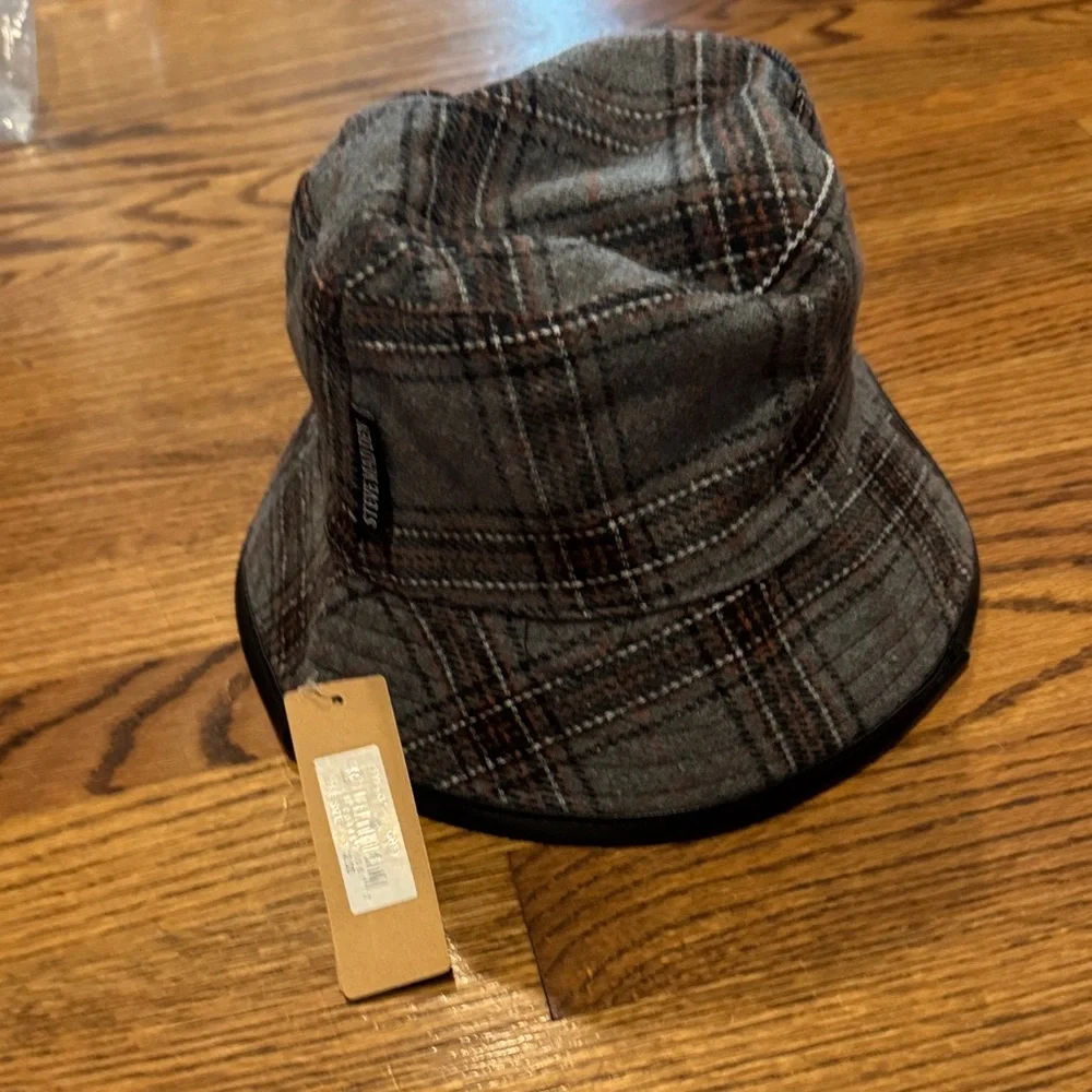 NWT Steve Madden Women’s Gray Plaid Reversible Bucket‎ Hat Gift Stocking Stuffer